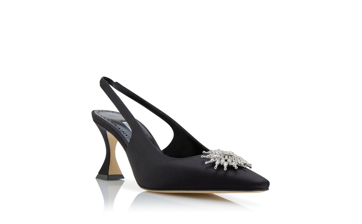 Escarpins à talon moyen en satin noir ornés de cristaux
