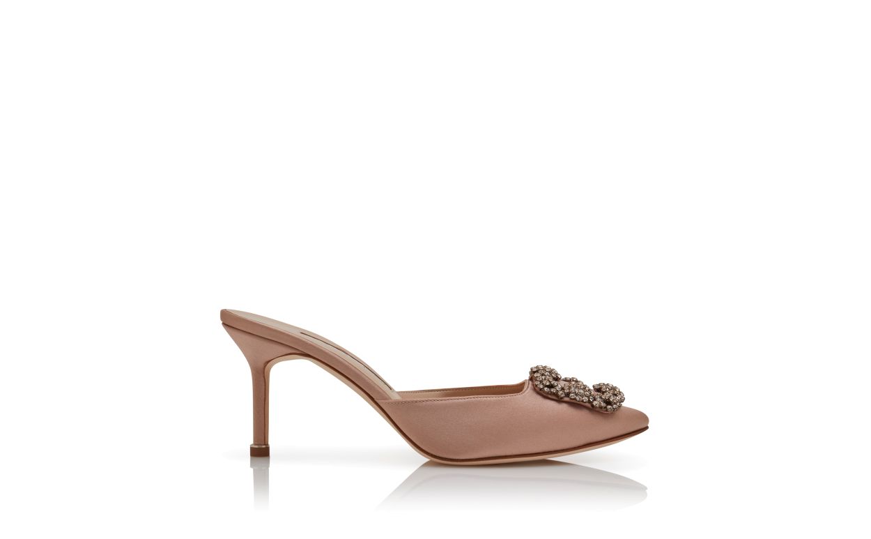 Mules à brides de bijoux en satin beige
