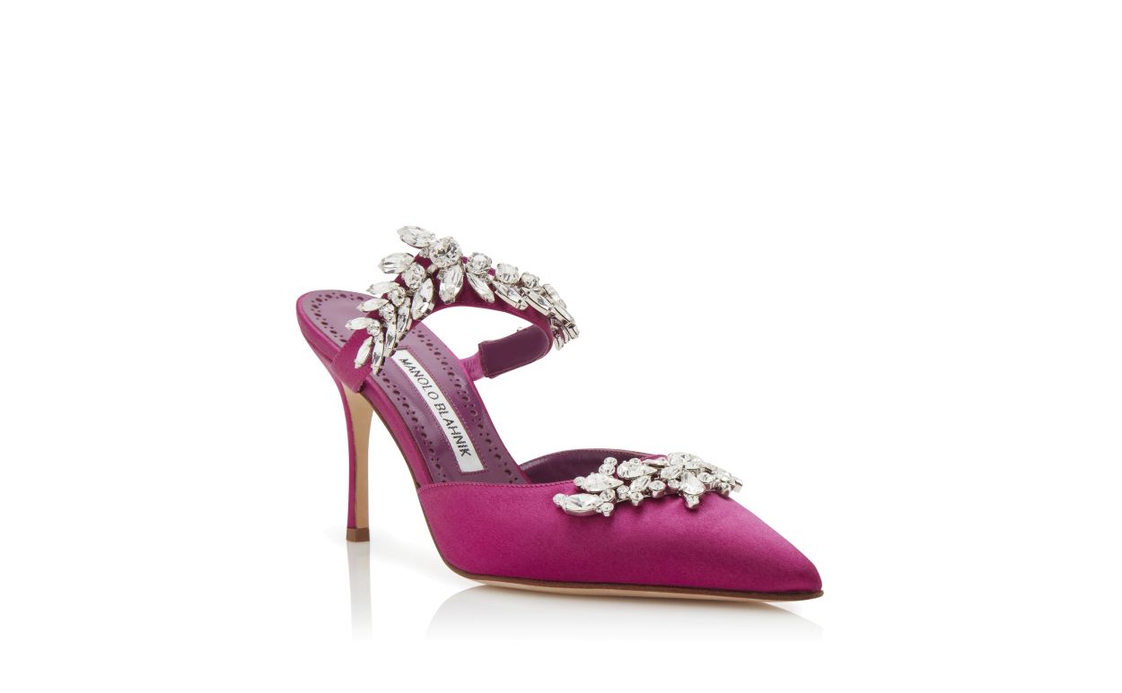 Mules en satin fuchsia ornés de cristaux