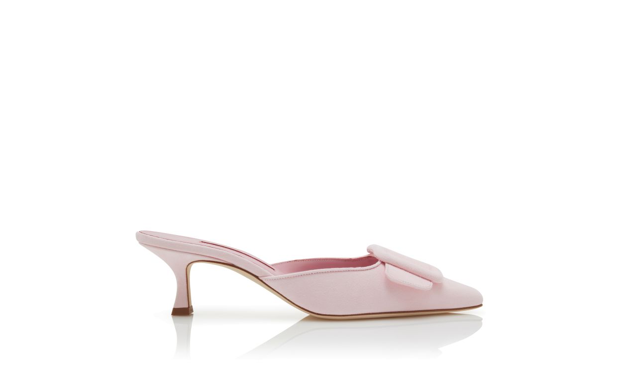 Mules en daim rose clair avec détail de boucle