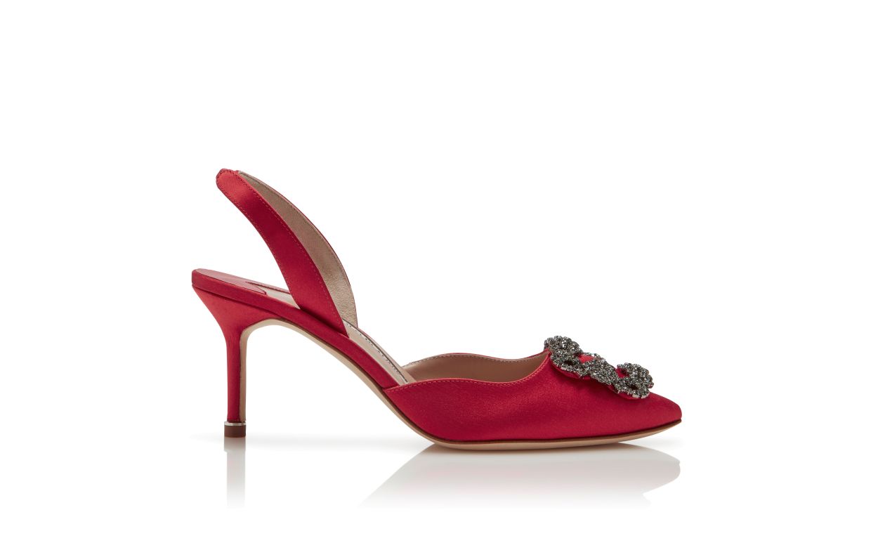 Escarpins à brides élastiquées en satin rouge avec boucle bijou