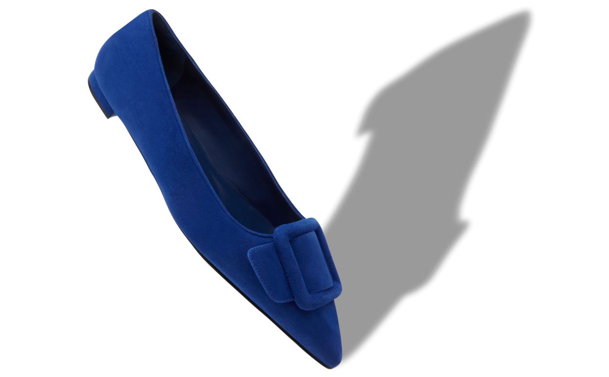 Pompes plates à détail de boucle en daim bleu