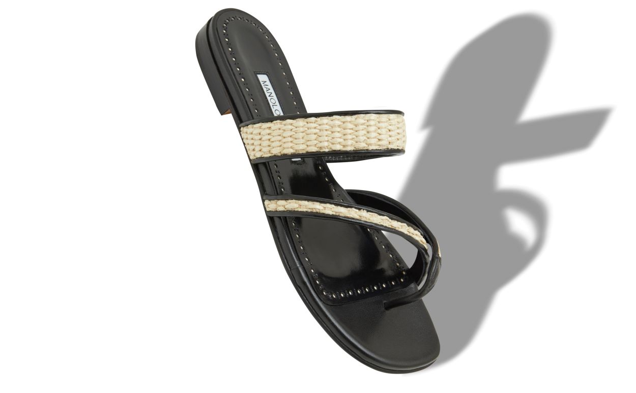 Sandales plates en raphia noir et beige