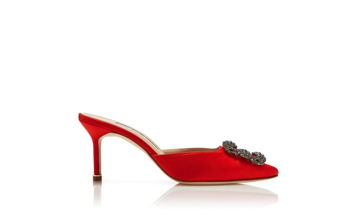 Mules à brides de bijoux en satin rouge