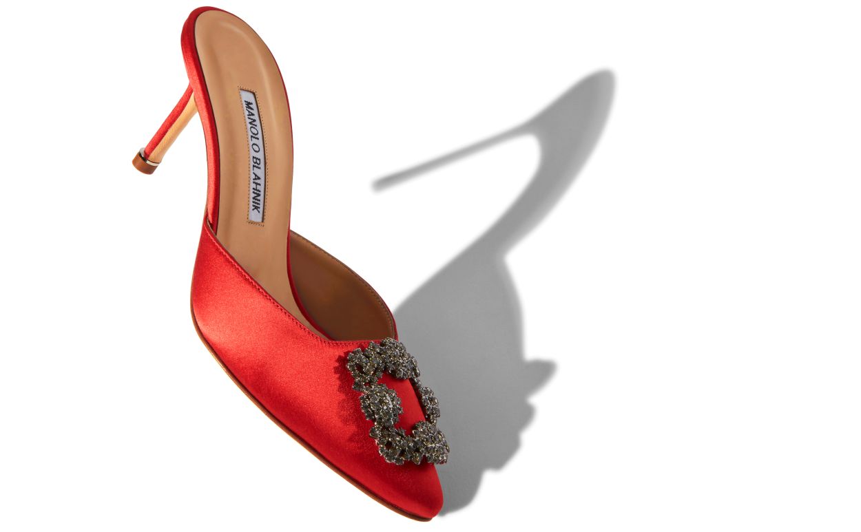 Mules à brides de bijoux en satin rouge