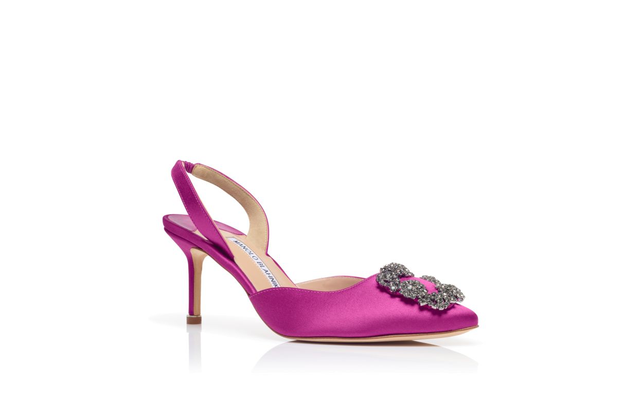 Pumps à brides élastiques en satin rose avec boucle bijou