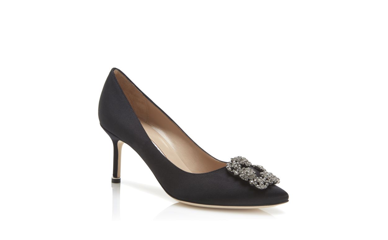 Escarpins en satin noir avec boucle bijou