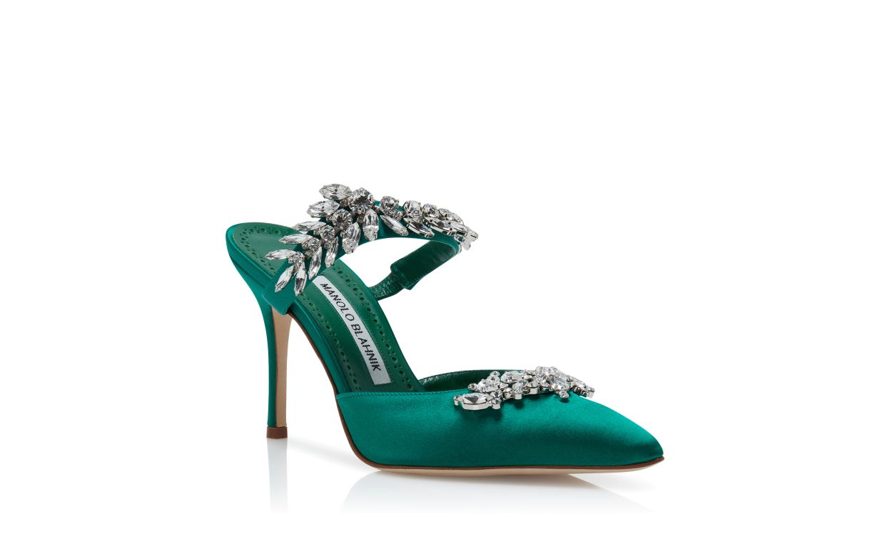Mules en satin vert ornées de cristaux