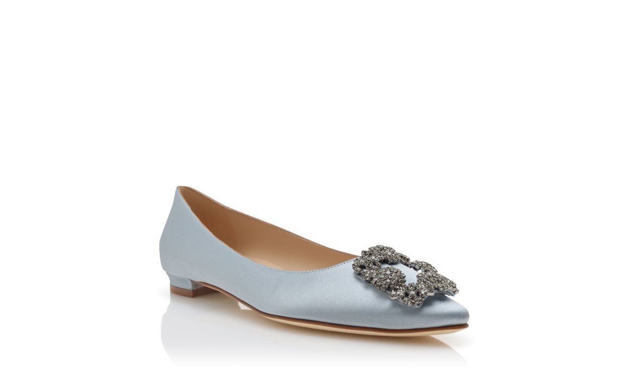 Escarpins plats à brides de bijoux en satin bleu clair
