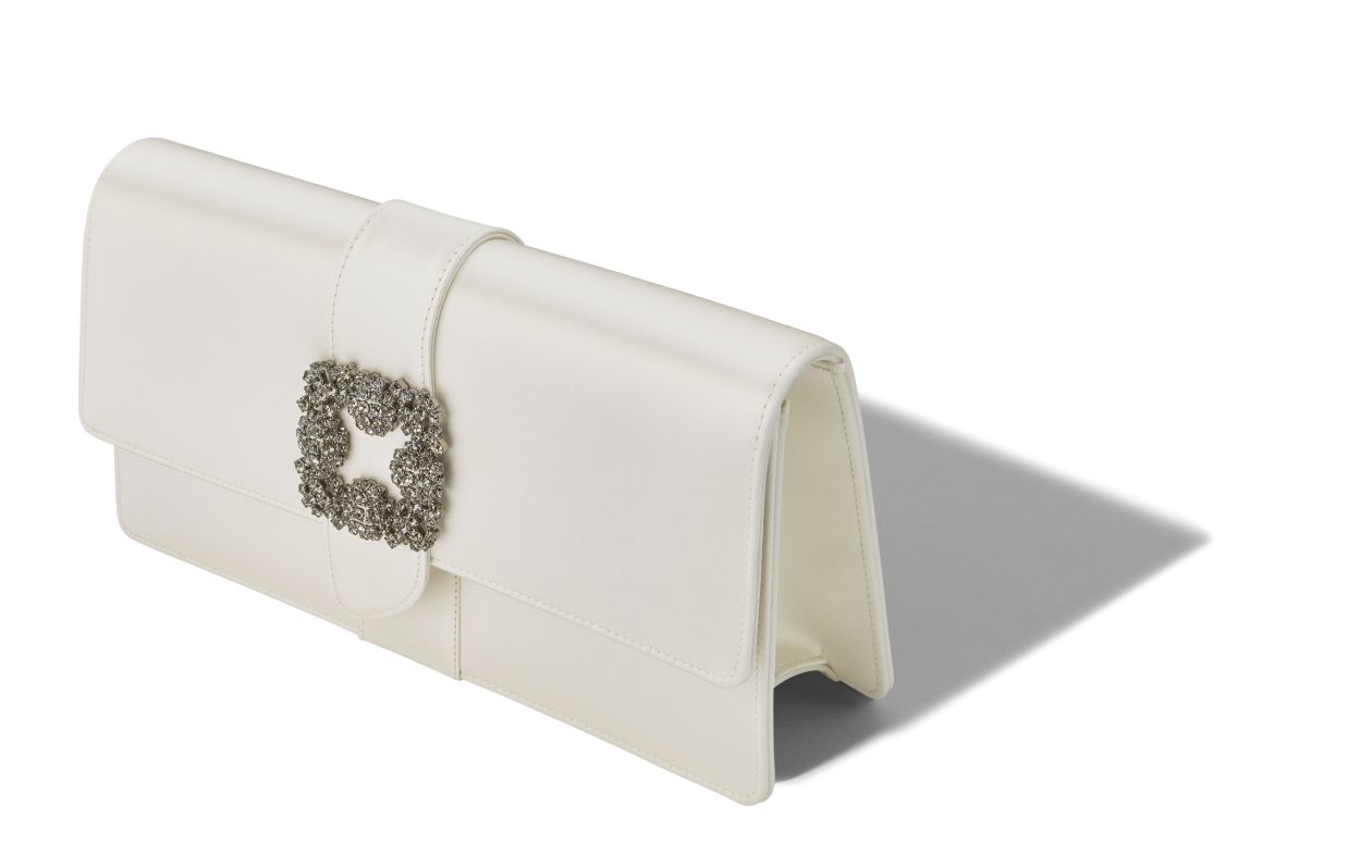 Portefeuille rectangulaire en satin blanc cassé avec boucle de bijou