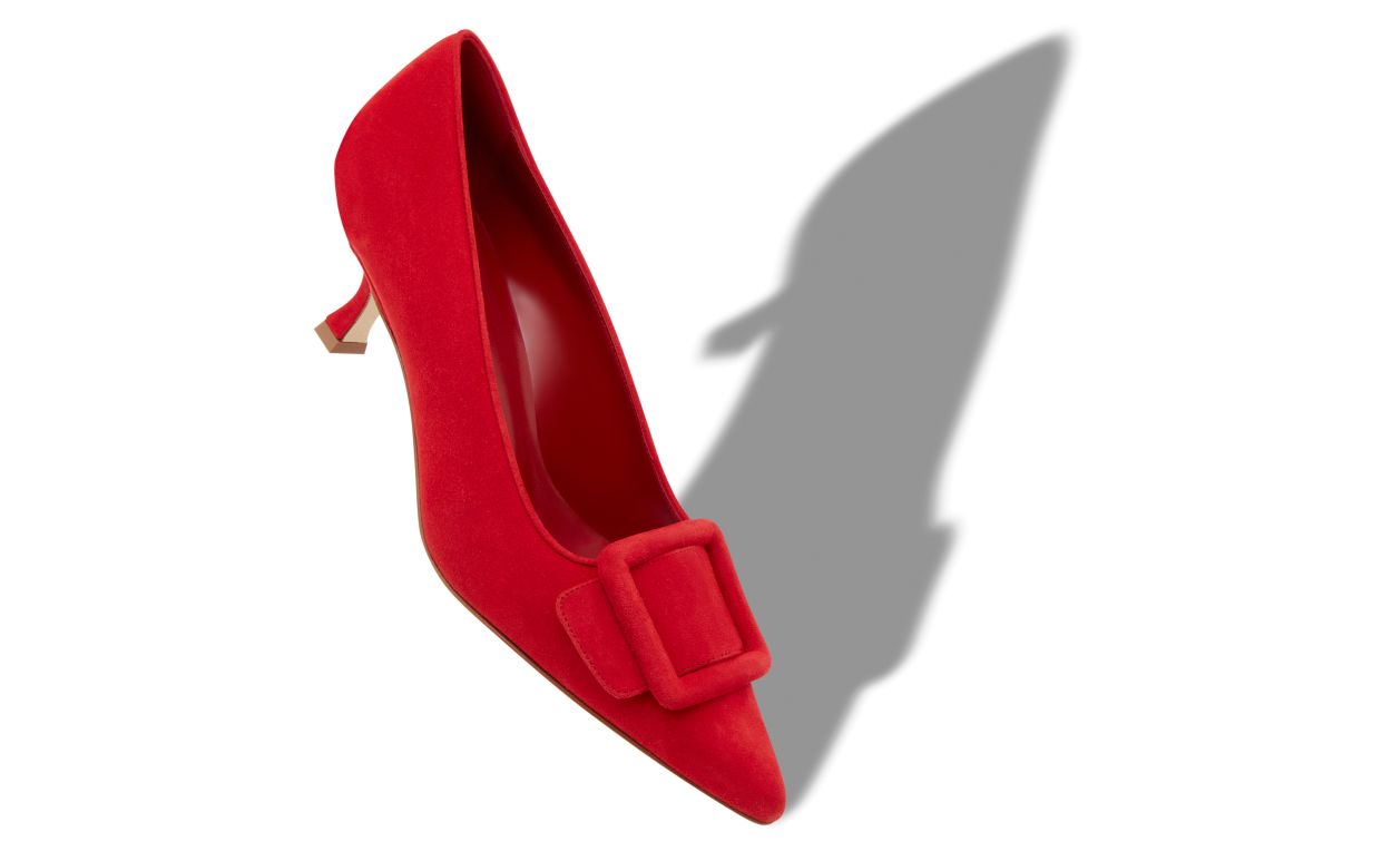 Escarpins en daim rouge avec boucle