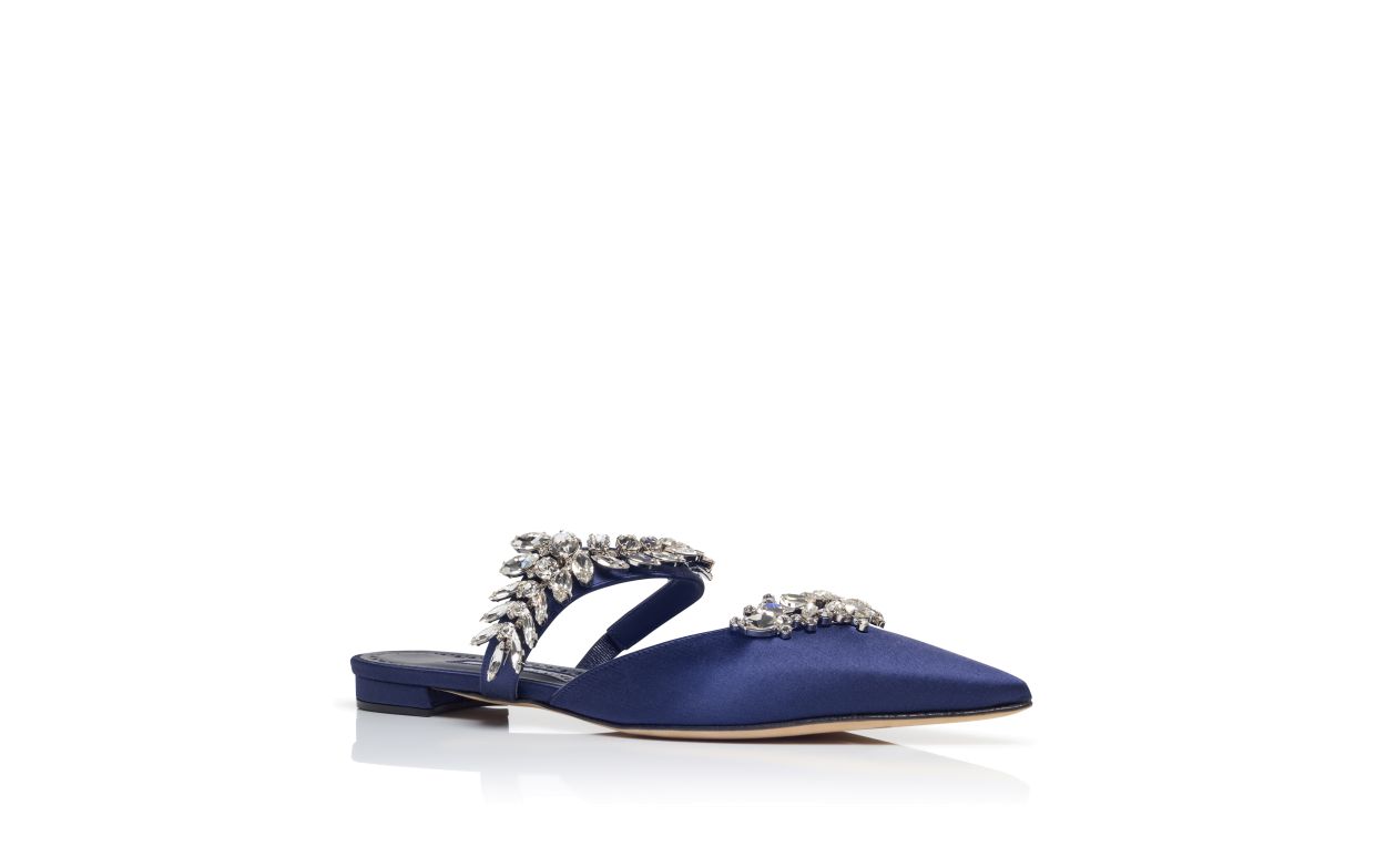 Mules plates en satin bleu marine ornées de cristaux